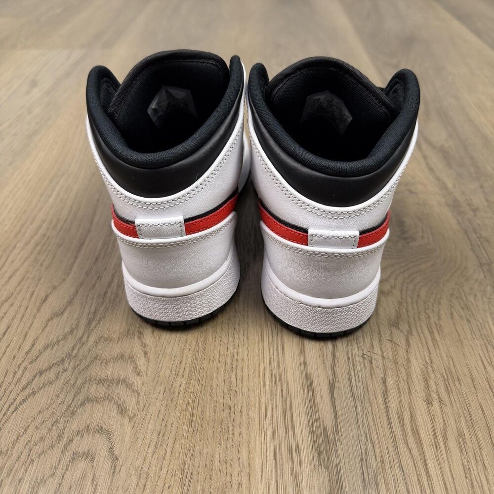 Air Jordan 1 Mid Shoes Youth Size 3.5Y Black White Red GS Sneakers 554725-075 - Picture 4 of 8